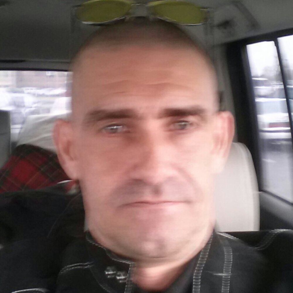 Name is Eric live in the Midwest so not much chance of finding stylish stuff.